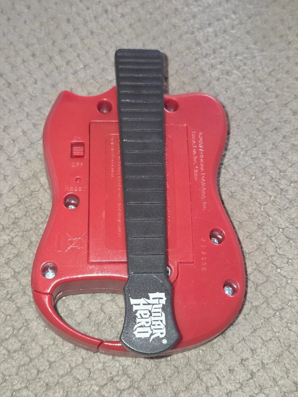 GUITAR HERO Handheld Electronic Game Carabiner 2007 Travel Pocket Size